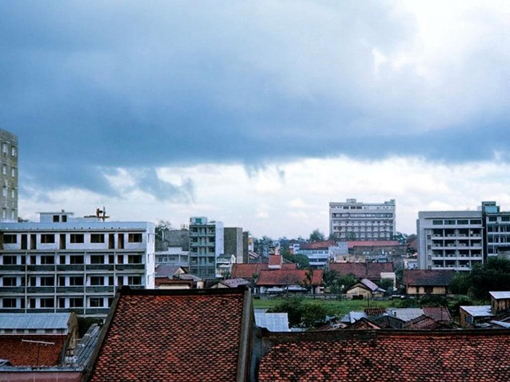 Ga Sài Gòn nhìn từ khách sạn trên đường Võ Tánh.