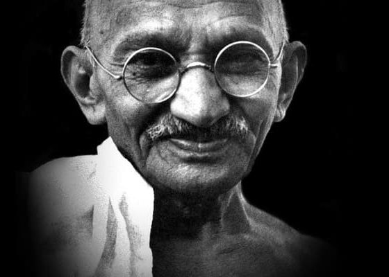 Nền tảng triết lý của Mohandas Gandhi.