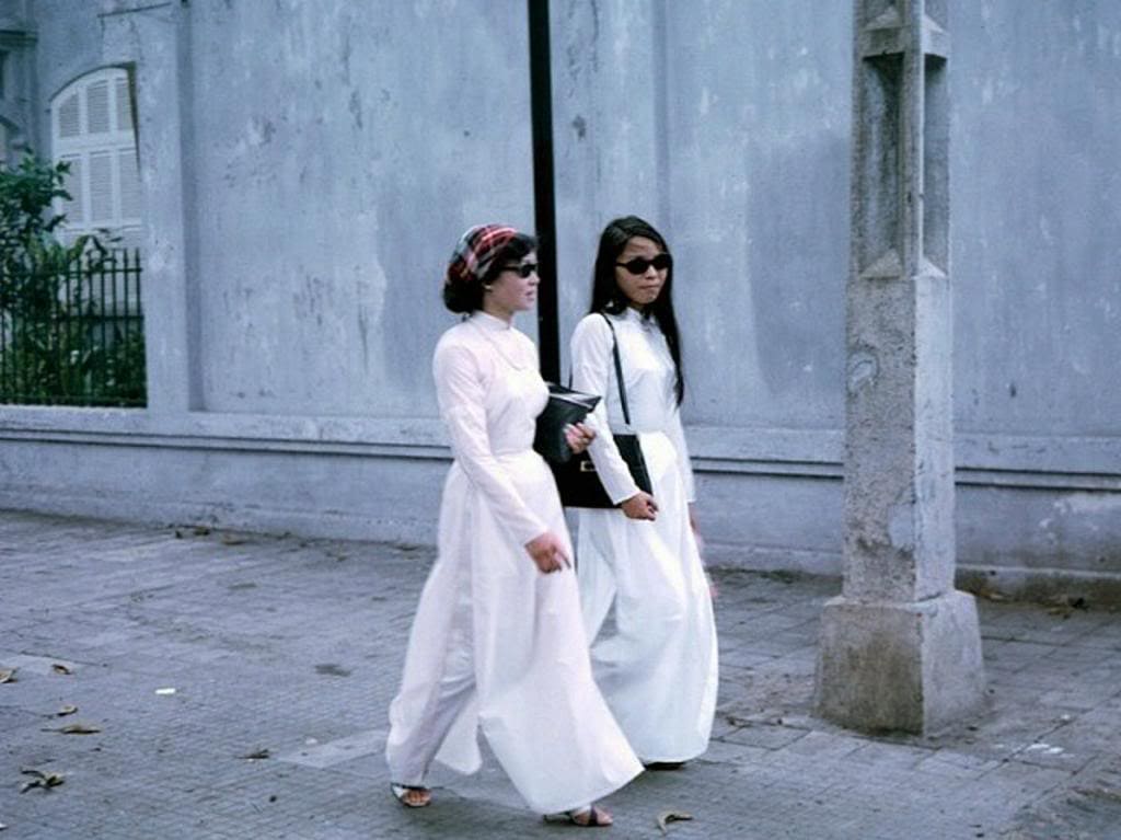 Nữ sinh áo dài Sài Gòn.