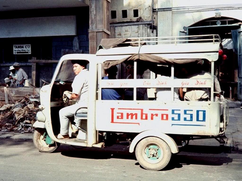 Xe chở khách "Lambro 550" ở Sài Gòn.